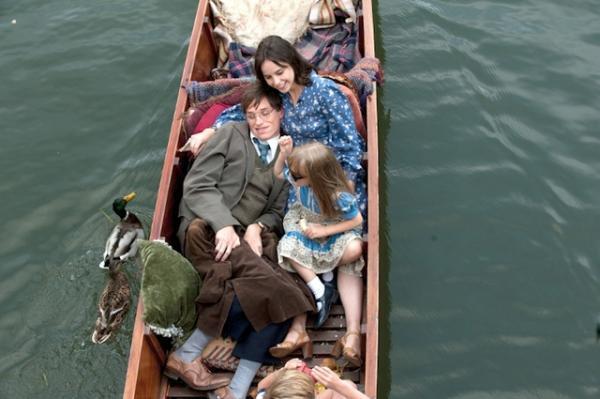 ホーキング夫妻を支えた…常識を超える“三角関係”の秘密『博士と彼女のセオリー』