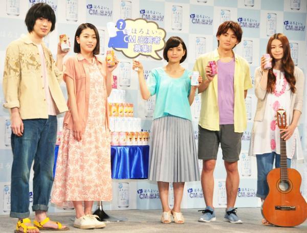 二十歳の二階堂ふみ、初のお酒のCM出演！　飲むと「楽しくなってニコニコしてる」