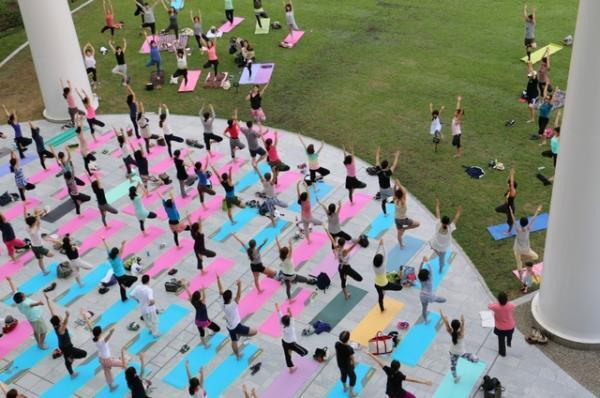 虎ノ門ヒルズで春イベント！ ヘルスコンシャスなヨガイベントに期間限定スイーツ登場