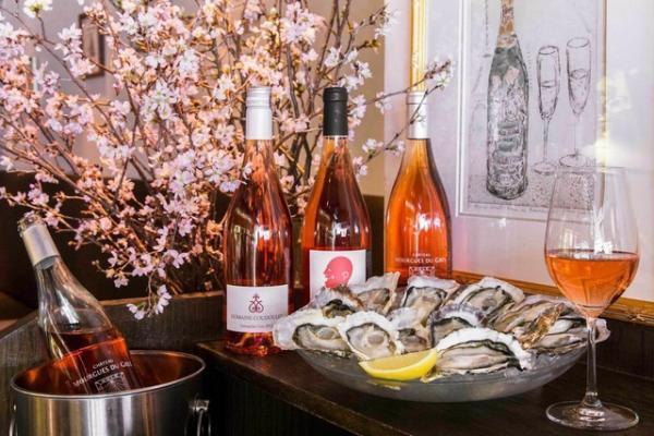 ミネラルたっぷりの“春かき”はロゼとマリアージュ！ オイスターバー「オストレア」フェア開催