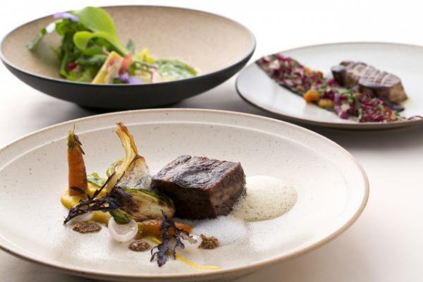 女性スターシェフが贈る美しきモダン北欧料理「アクアヴィット」でスペシャルメニュー展開