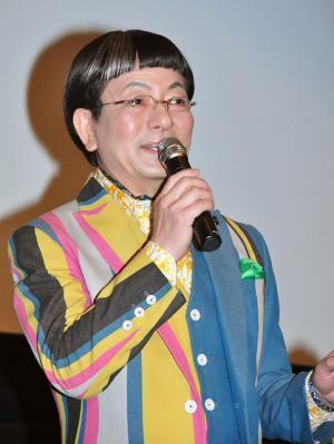 タイツにおかっぱで舞台挨拶登場の水谷豊に歓声！　