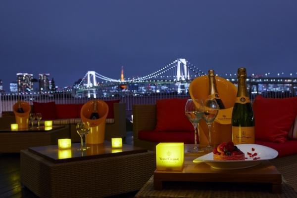 お台場で星空シャンパーニュバーが期間限定オープン中！マンゴースイーツも