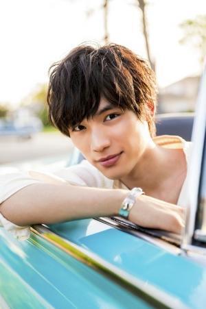 福士蒼汰「挑戦することは大切」、L.A.で撮影のフォトブック発売！