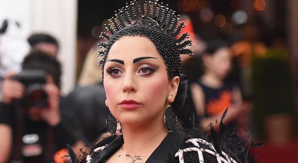 レディー・ガガ、ウエディングドレスのデザインをヴェラ・ウォンに依頼