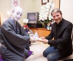 片岡愛之助、歌舞伎を観賞したマッツ・ミケルセンと“正座”で文化交流にご満悦！