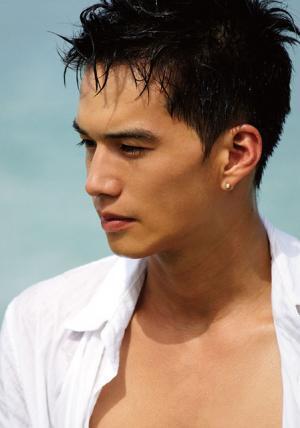 市原隼人、4年ぶりの写真集＆監督・主演を務めたショートフィルムDVD発売決定！