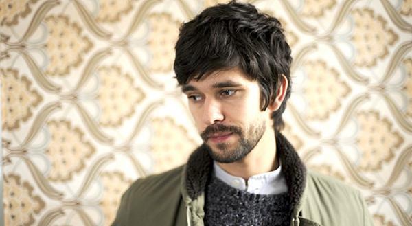 【シネマモード】“孤独感”を演出するのは60年代のインテリアたち『追憶と、踊りながら』