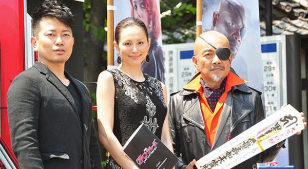 米倉涼子＆竹中直人＆宮迫博之、『アベンジャーズ』ヒットを祈願し弓に挑戦！