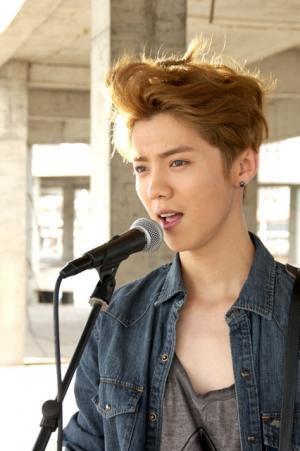 ルハン、初映画は「最初から最後まで緊張…」『20歳よ、もう一度』新写真も到着