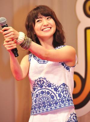 大島優子、アンパンマンの顔を交換し大感激！