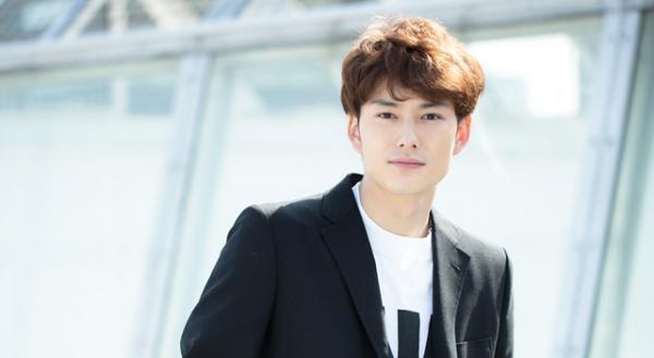 【インタビュー】岡田将生、憧れのリーダー像を語る 『ストレイヤーズ・クロニクル』