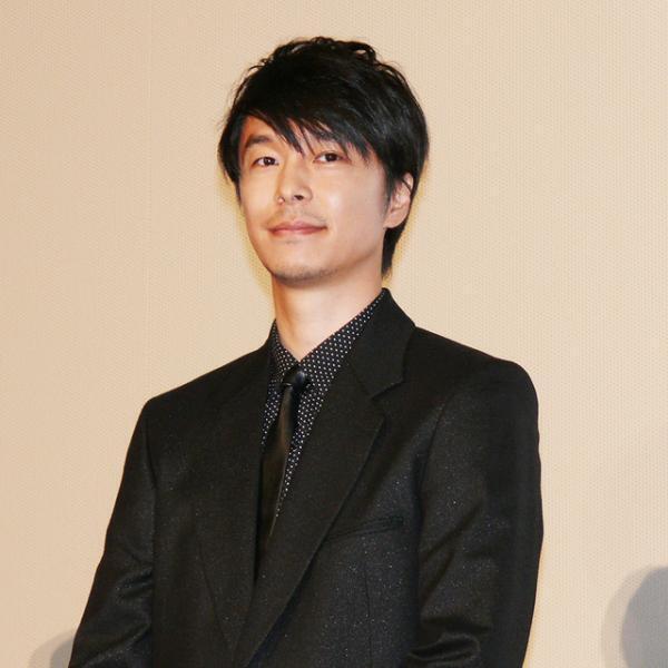 長谷川博己、これからも『ラブ＆ピース』宣言！　願い事は世界平和!?