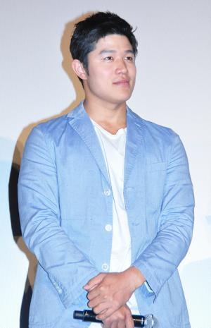 鈴木亮平、“盟友”生田斗真に「年下なのに悔しいくらい尊敬できる」