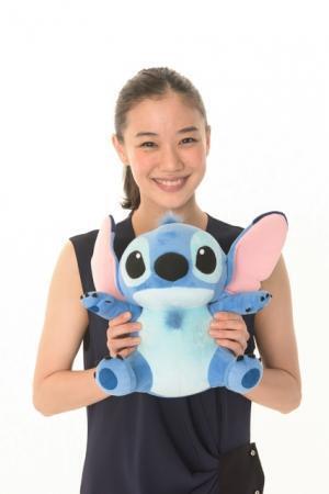 蒼井優、スティッチと初共演！　「照れ屋な大人にもぜひ見てほしい」