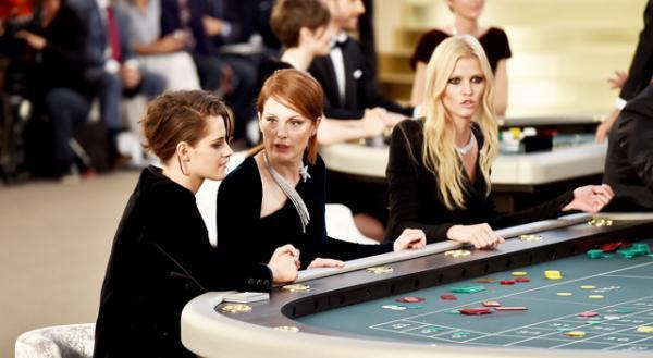 クリステン・スチュワートはじめ、セレブがシャネルのオートクチュール・コレクションに出演