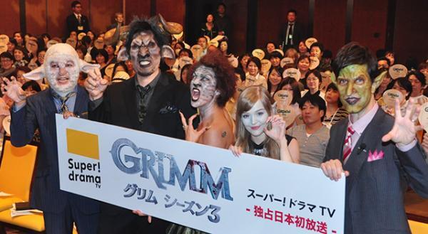 “リアルバービー”ダコタ・ローズの女神型の特殊メイクに歓声！