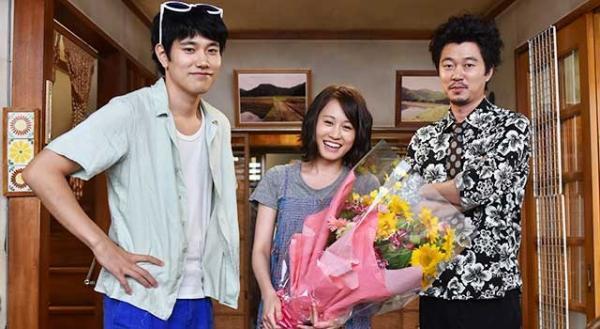 前田敦子、誕生日サプライズで松ケンから“築地セット”を貰い大喜び！