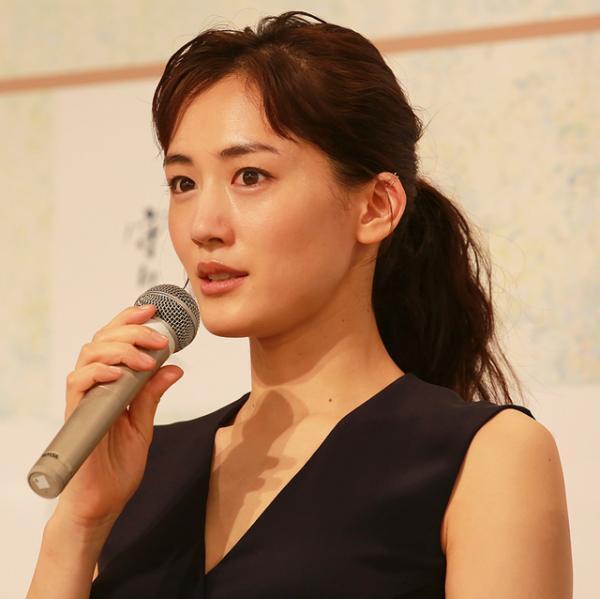 綾瀬はるか2度目の大河主演！ 藤原竜也＆東出昌大らと共演「精霊の守り人」