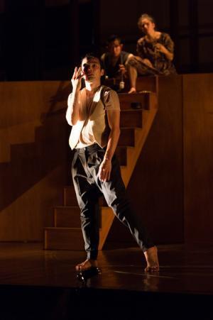 森山未來、ダンサーとして太宰モチーフの舞台を上演！ 立ち見続出の大盛況に