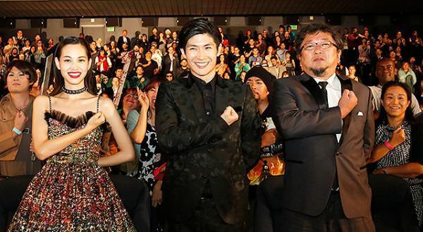 三浦春馬＆水原希子、『進撃の巨人』LAプレミアに感激！「何度か泣きそうに…」