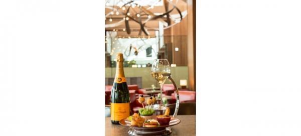 アンダーズ 東京、ヴ―ヴ・クリコとコラボした夏季限定「アペリティフ グルマン」開催