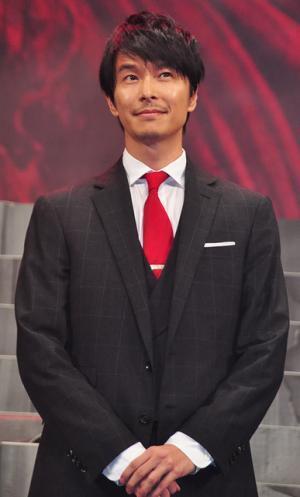 長谷川博己、立体機動装置での飛躍に絶叫！　「死ぬかと思った」