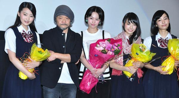 押井守監督、現場で冗談連発も清野菜名＆女子高生たちは気づかず華麗にスルー？