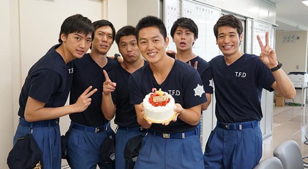 工藤阿須加、佐藤隆太＆山田親太朗からの誕生日サプライズに大感激！