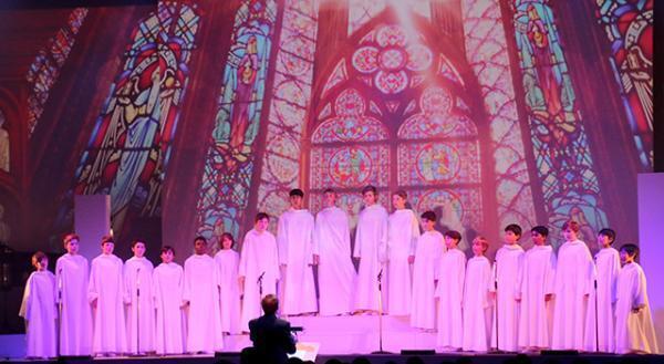 【USJ】英国少年合唱団リベラが一足早くクリスマス・コンサート開催！