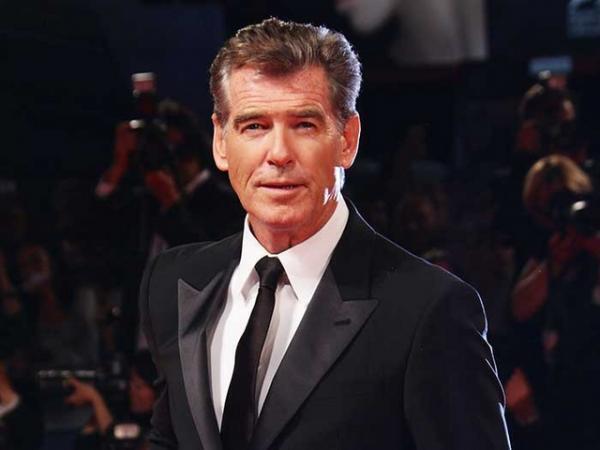 ピアース・ブロスナン、機内にナイフを持ち込みかけて米空港で制止