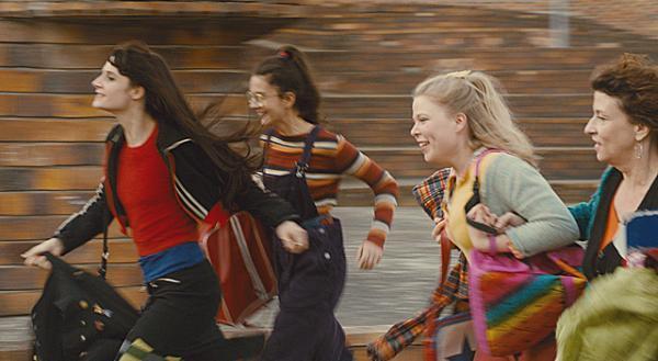 【予告編】40歳のまま青春時代にタイプスリップ!? 『カミーユ、恋はふたたび』