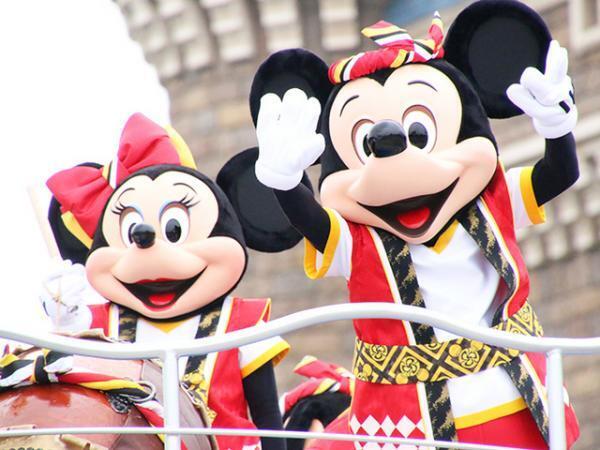 【ディズニー】ミッキー音頭を一緒に踊ろう！「おんどこどん！」でパーク満喫