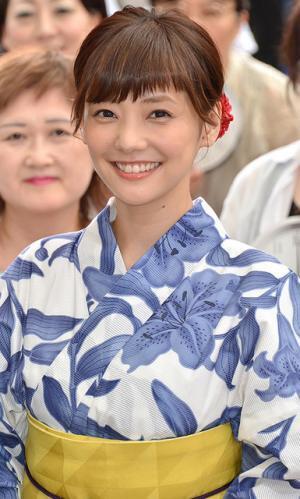 倉科カナにどこででも眠れる疑惑…東山紀之も「あと10分で眠る」と警告