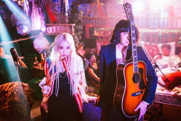 銀杏BOYZ・峯田和伸、加藤ミリヤとの撮影は「キスより卑猥だった」