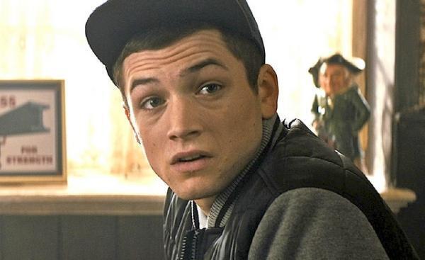 『キングスマン』で女子人気急上昇中の“タロン君”、超絶カーチェイスに挑戦