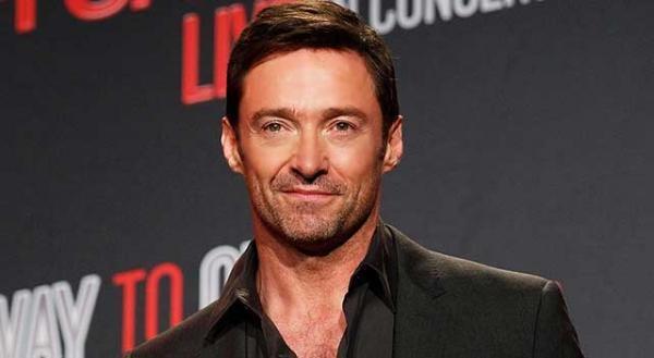 ヒュー・ジャックマン、1年遅れでアイスバケツ・チャレンジに参加