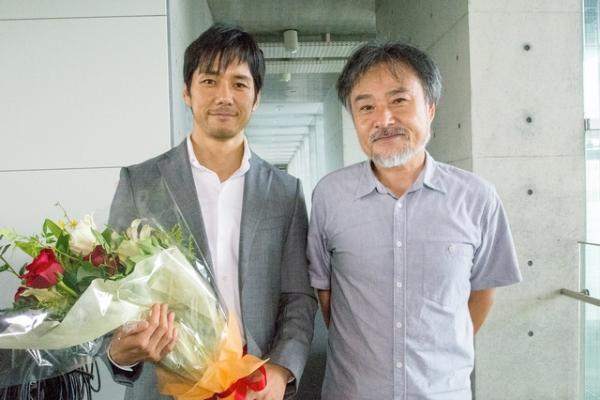 西島秀俊、『クリーピー』無事クランクアップ！「原点に還ったような気持ち」