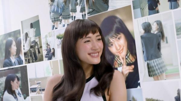 綾瀬はるか、16歳の自分と共演！「いつかはバサッと切ってみたい」