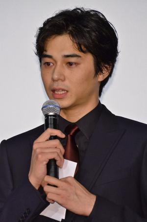 東出昌大、名優・根津甚八からのサプライズに感涙！