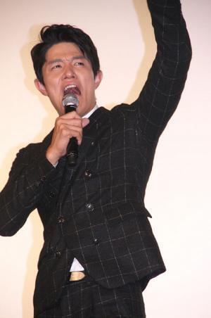 鈴木亮平、30キロ増量に苦労も「ゴツメンブーム到来」と高らかに宣言！