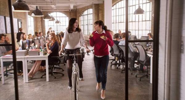 【シネマモード】“ONとOFF”心もファッションも切り替えが重要『マイ・インターン』