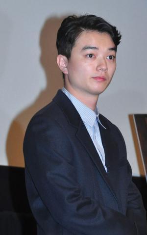 染谷将太、イッセー尾形を台本と正反対のアドリブ演技で惑わす！