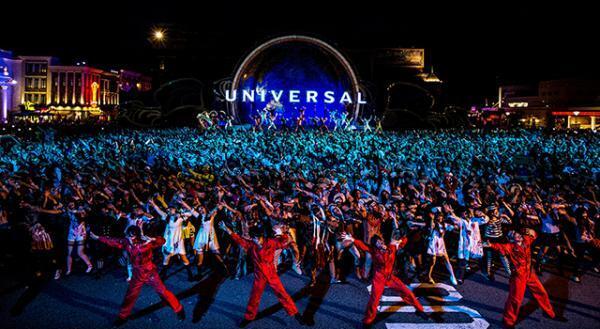【USJ】ゾンビ3,000体が一斉に踊りまくる！「スペシャル・ゾンビ・モブ2015」開催
