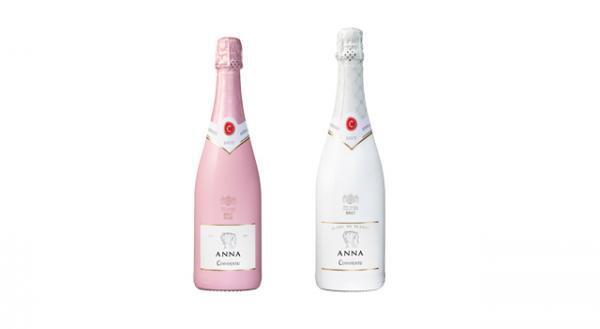 横浜・日本大通のお洒落カフェ・レストランでスペイン王室御用達カバのコラボショップを展開