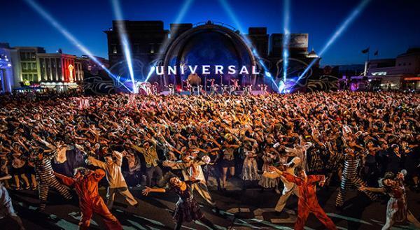 【USJ】3,000体のゾンビ“スリラー”で大熱狂！「スペシャル・ゾンビ・モブ2015」実施