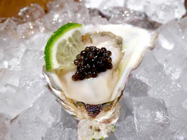 話題の“ジャパンキャビア”と牡蠣のマリアージュ！「オストレア銀座8丁目店」で特別提供