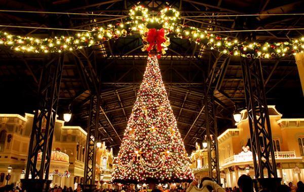 【ディズニー】パークが華やかなクリスマス一色に！「ディズニー・クリスマス」開幕