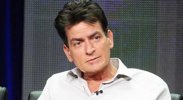 チャーリー・シーン、TV生放送でHIV感染を告白