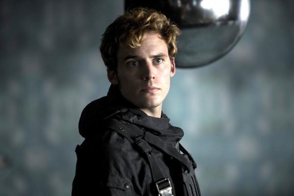 英国俳優サム・クラフリン、『ハンガー・ゲーム』について「もはやゲームじゃない」